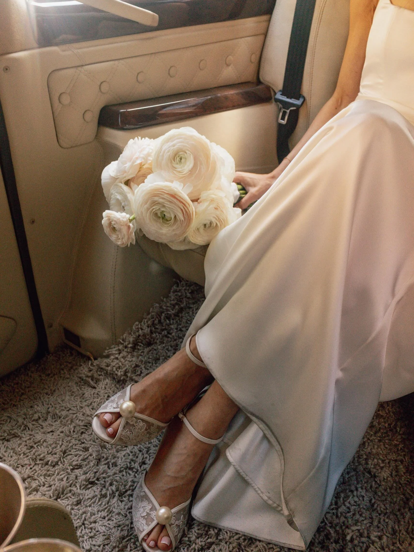 I just love this capture by @sophotographyuk.weddings of our gorgeous Sufi on her way from Claridge&rsquo;s to her wedding ceremony in Chelsea.
.
It made me think how something that appears at first glance to be so effortless - the drape of a heavy s