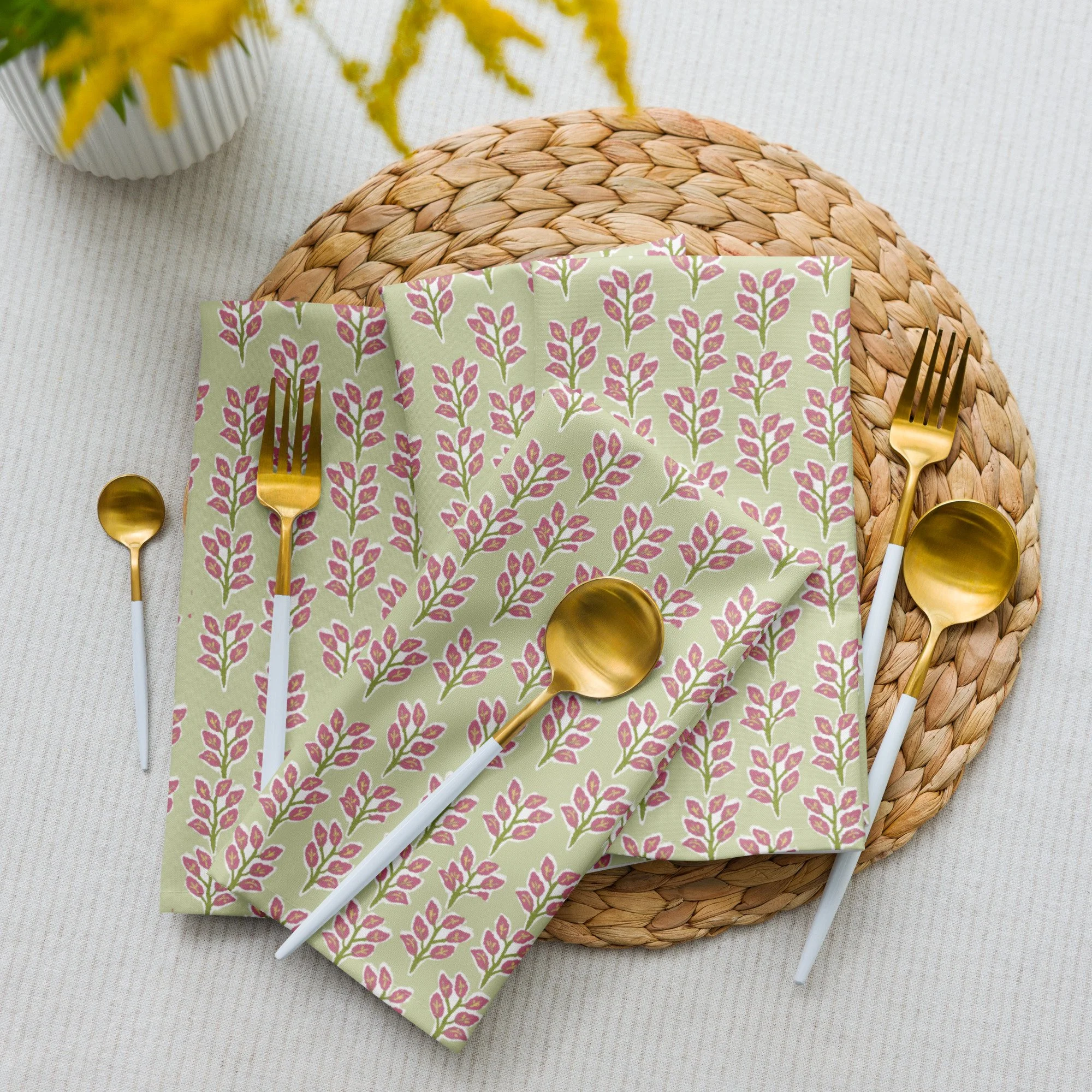 cloth-napkin-set-(4)-white-front-6862917418bf4.jpg