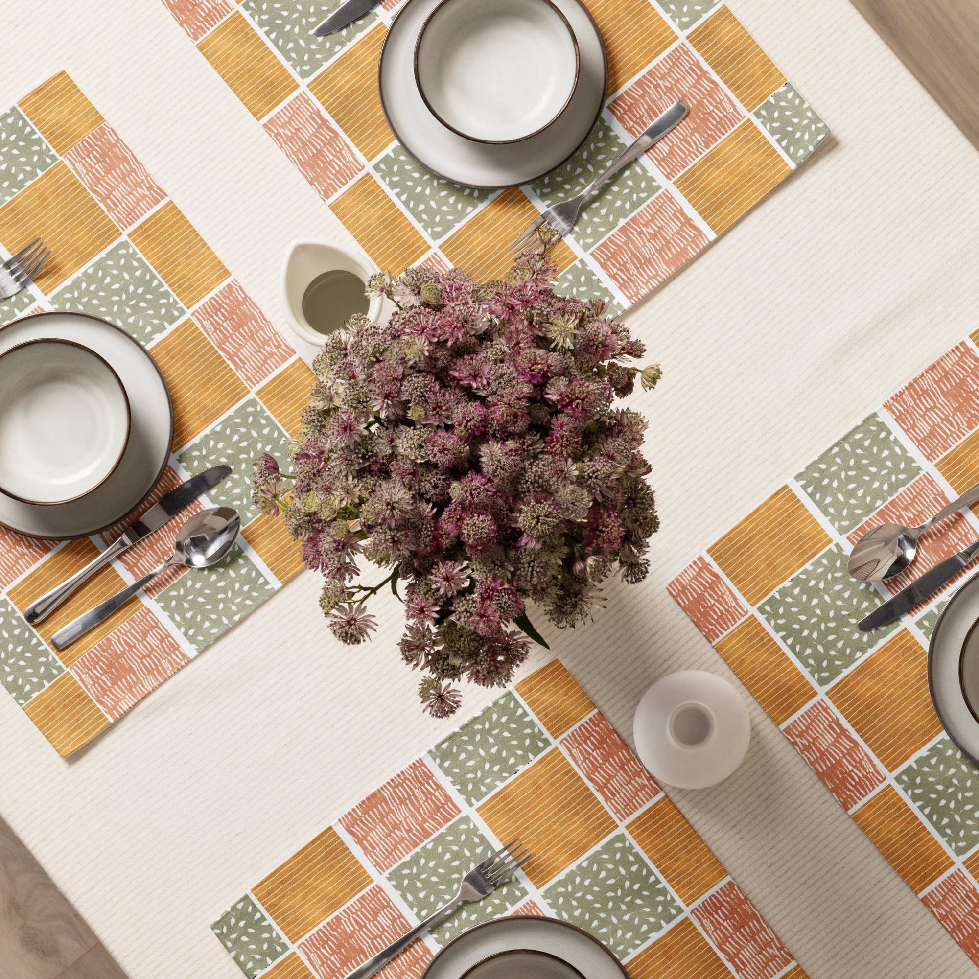 placemat-set-(4)-white-front-68652e44f2333.jpg