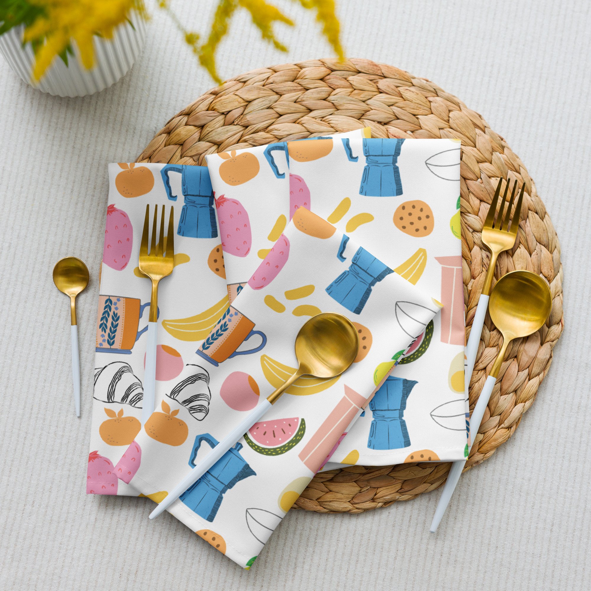 cloth-napkin-set-(4)-white-front-686cf68ae210f.jpg