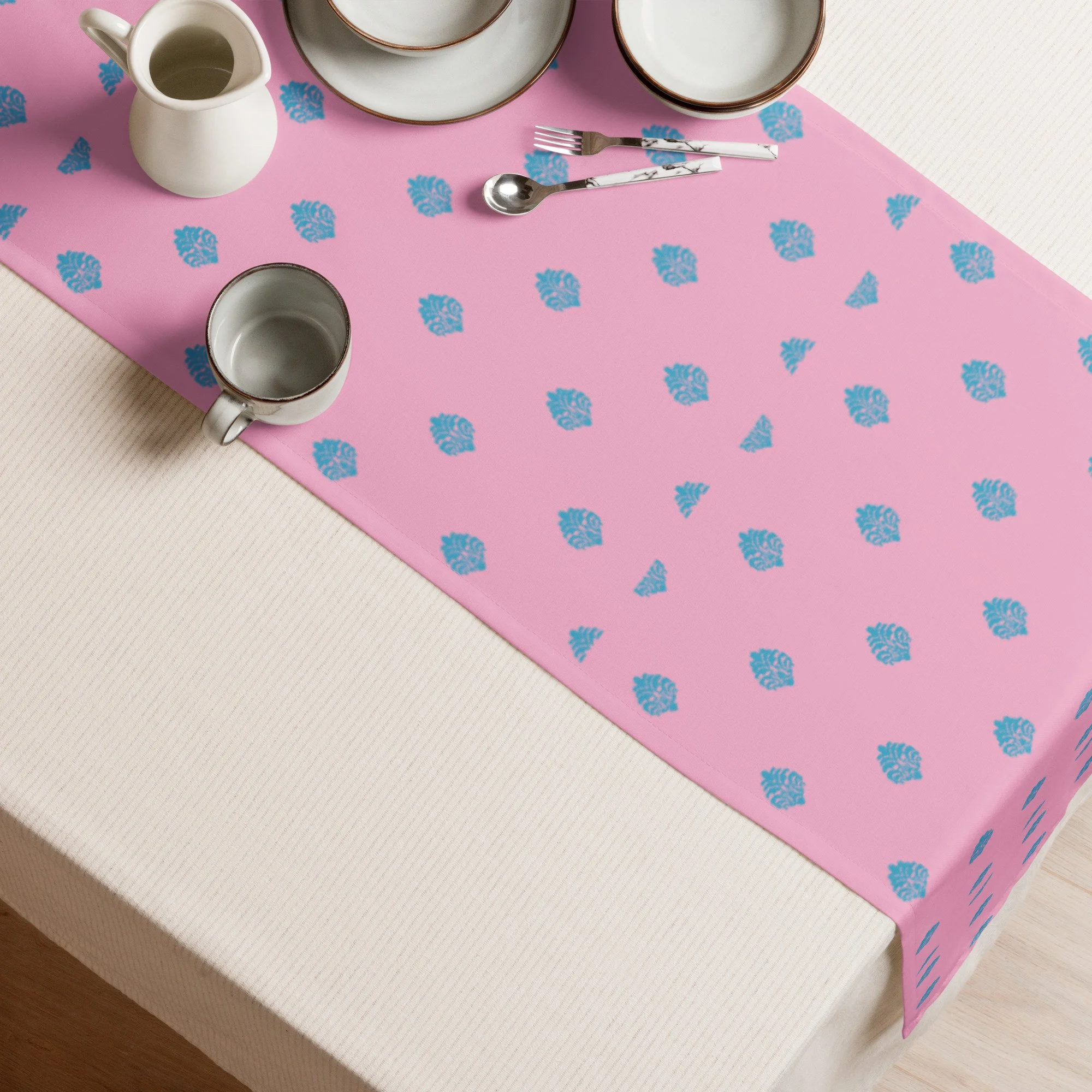table-runner-white-front-687a361925131.jpg