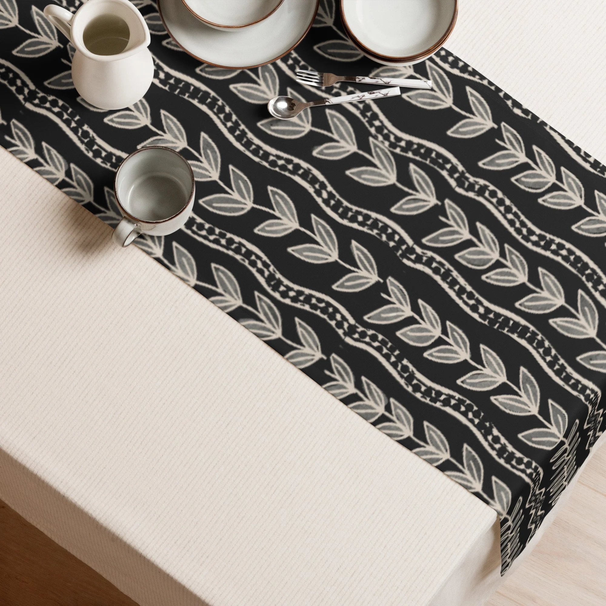 table-runner-white-front-687a377be56f6.jpg