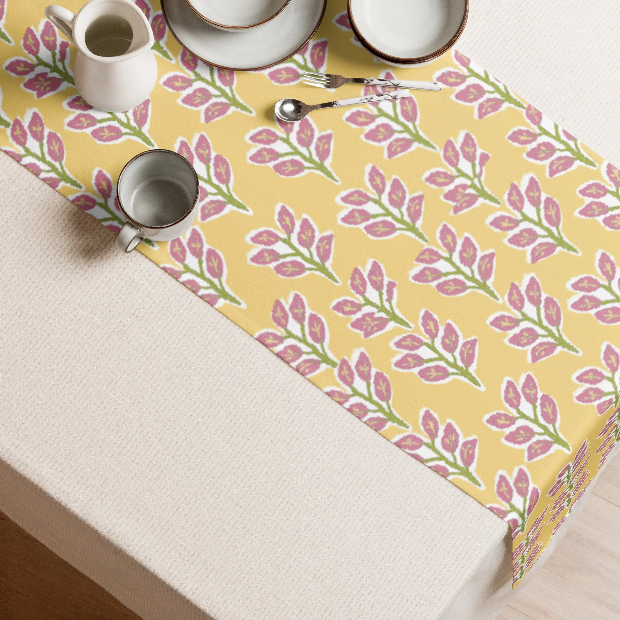 table-runner-white-front-687a3929b8a69.jpg