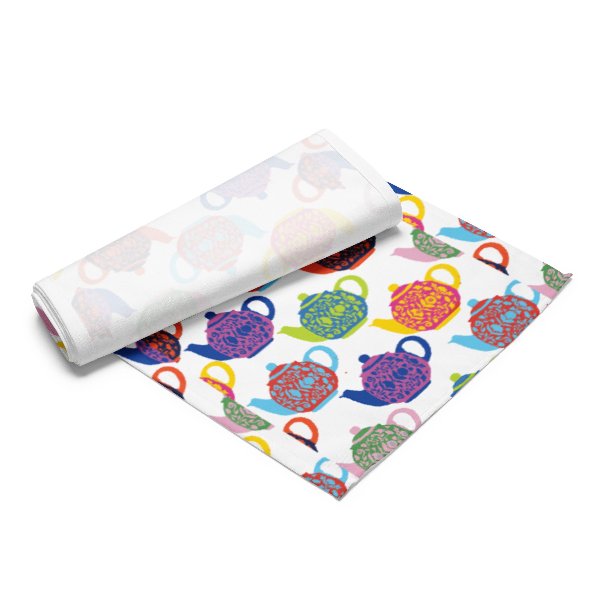 table-runner-white-front-687a39c35e563.jpg