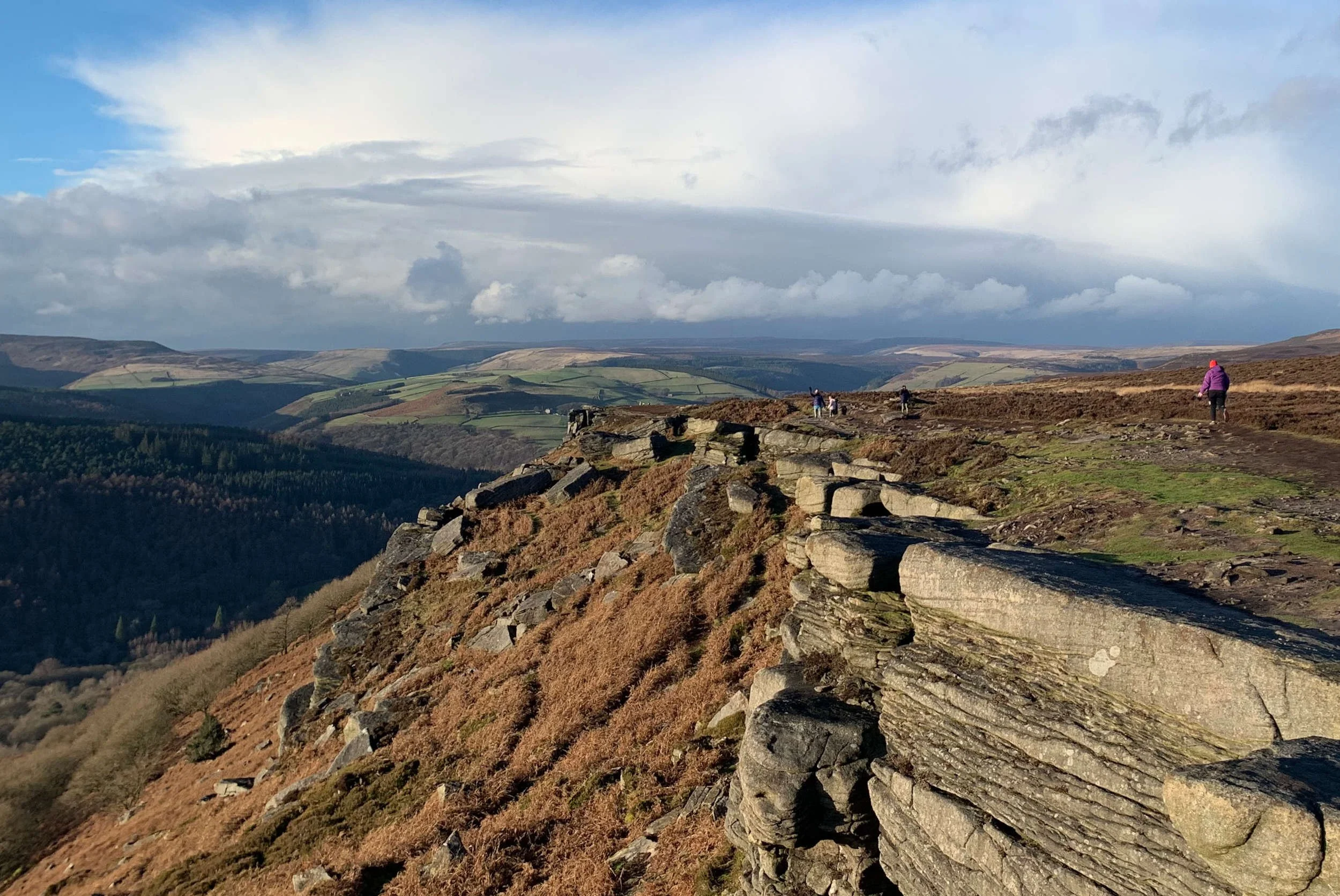 peak-district-national-park-countryside-stanage-edge.jpg
