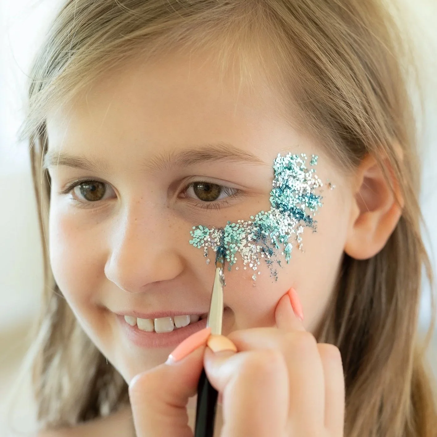 Glitter+face+blue+glitter.jpg