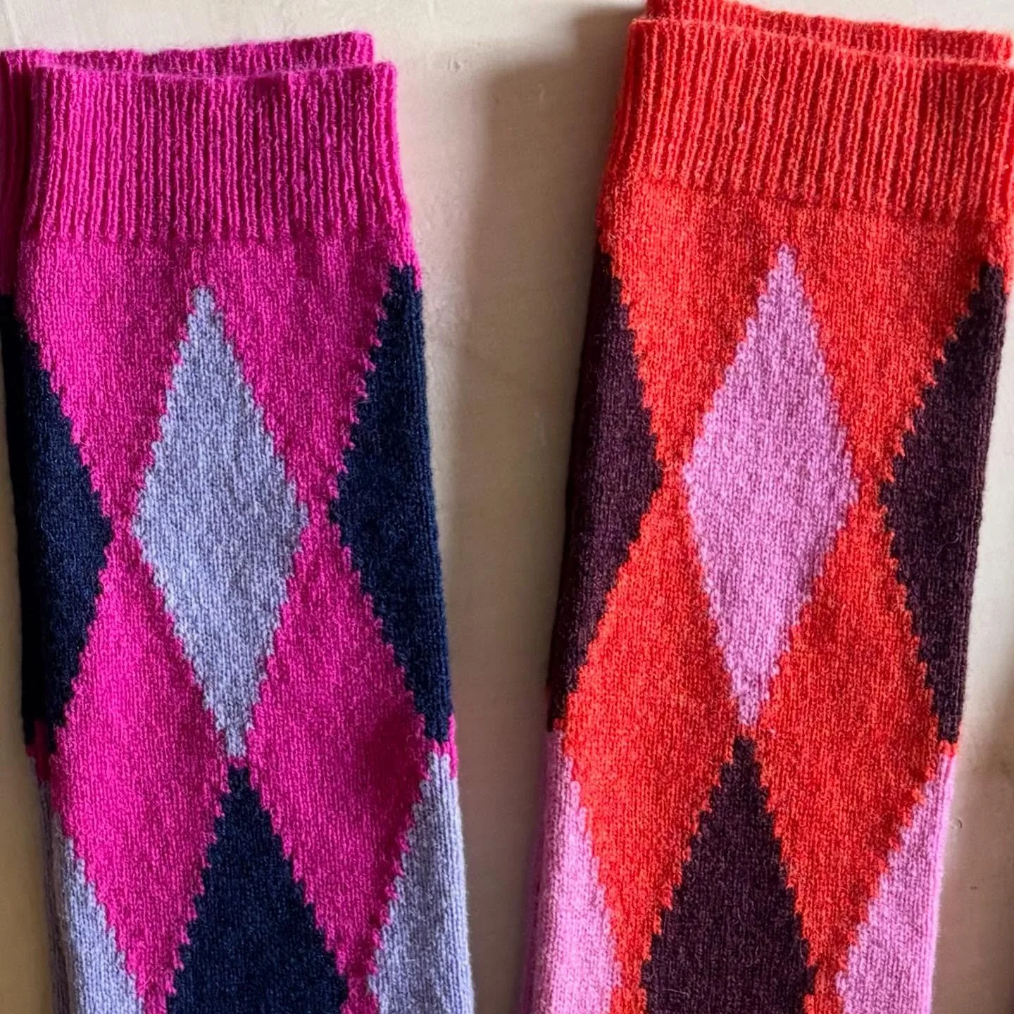 Diamonds not hearts! But happpy Valentine&rsquo;s Day from @greengroveweavers ❤️ 

#madeinscotland #merinolambswool #love #lovecolour