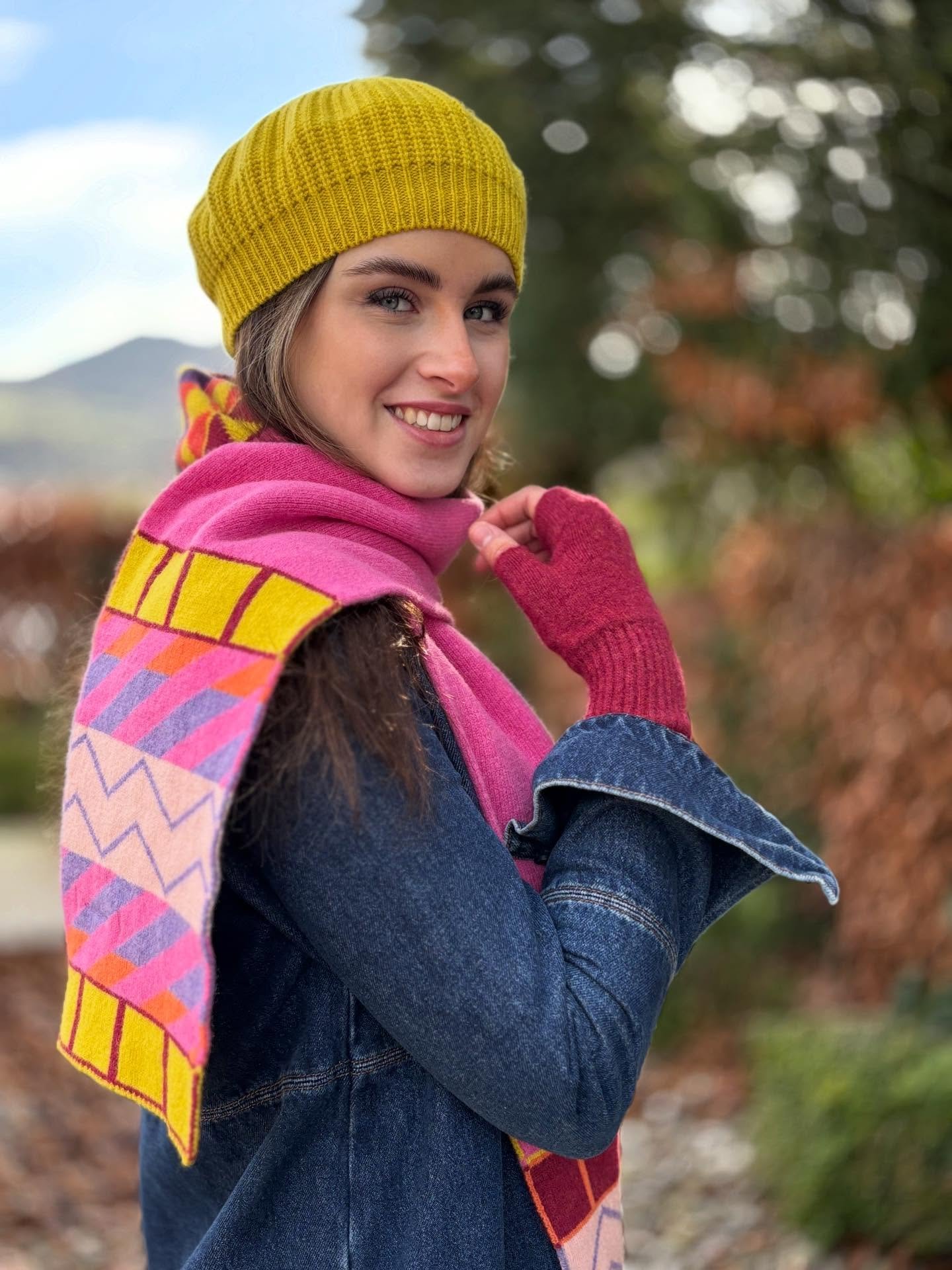 Staying cosy! Thinking pink!  @greengroveweavers new wholesale catalogue on our website now, see our new collection of colourful accessories, gloves, hats, scarves, wraps and throws all made in Scotland. We&rsquo;d love to hear from you!

#madeinscot