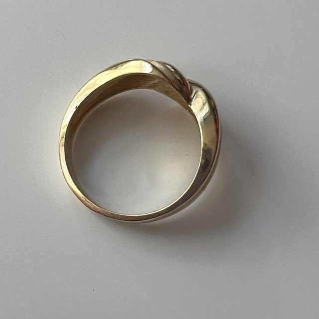 vintage croissant ring with etched detail 14k gold mob wife vintage