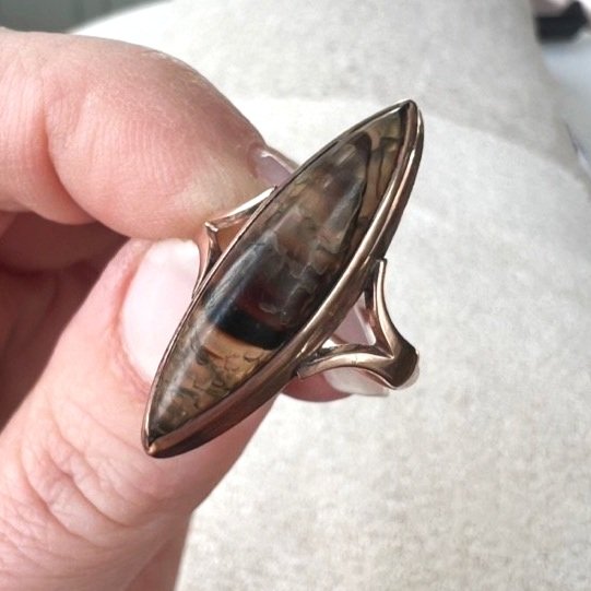 Navette marquis brown marbled agate vintage ring yellow gold