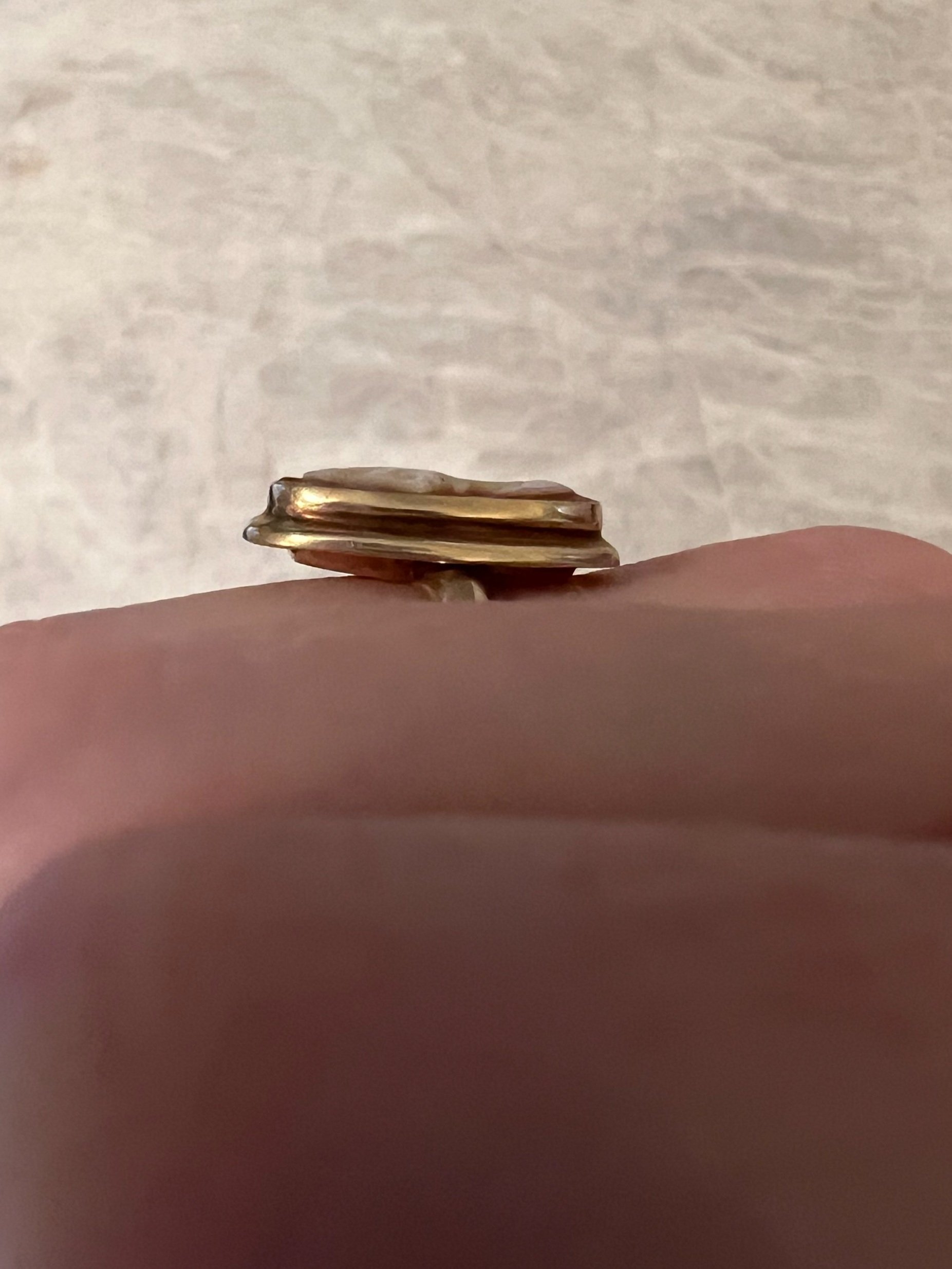 CameoElongated10kPSCO9820.jpg