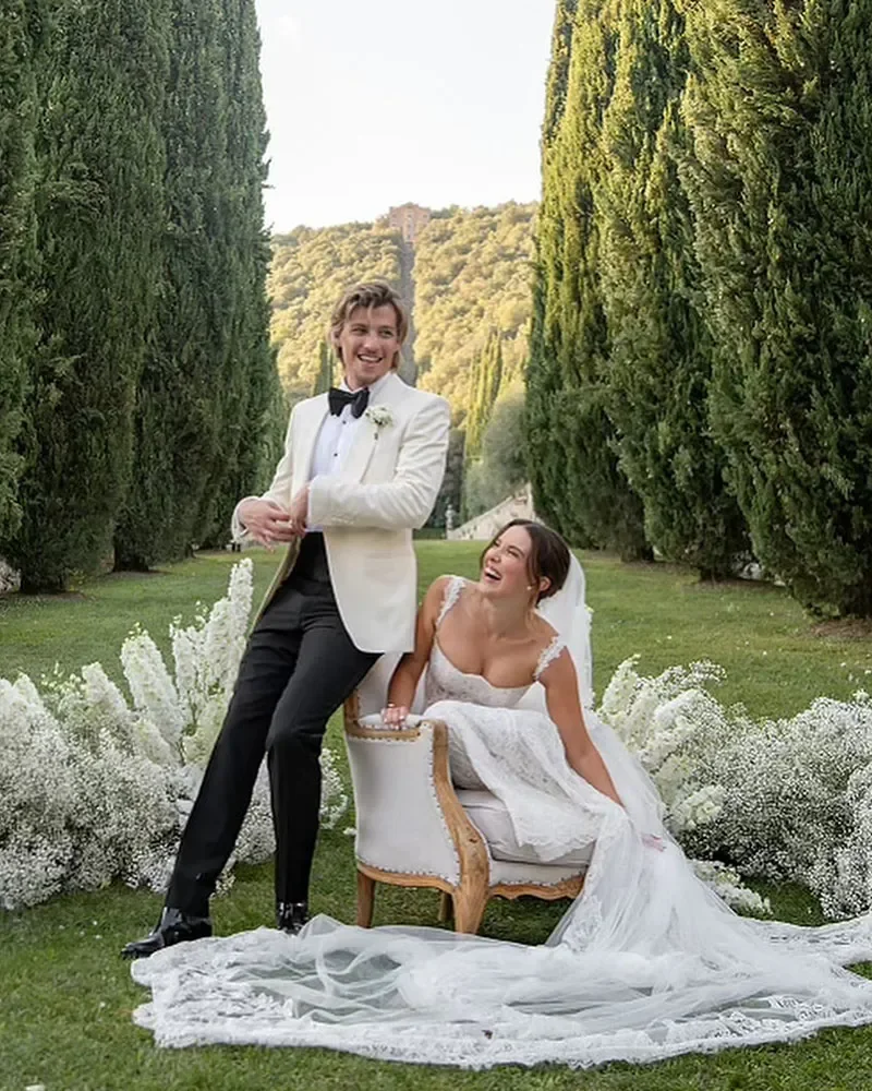 millie-bobby-brown-galia-lahav-photos-04.webp