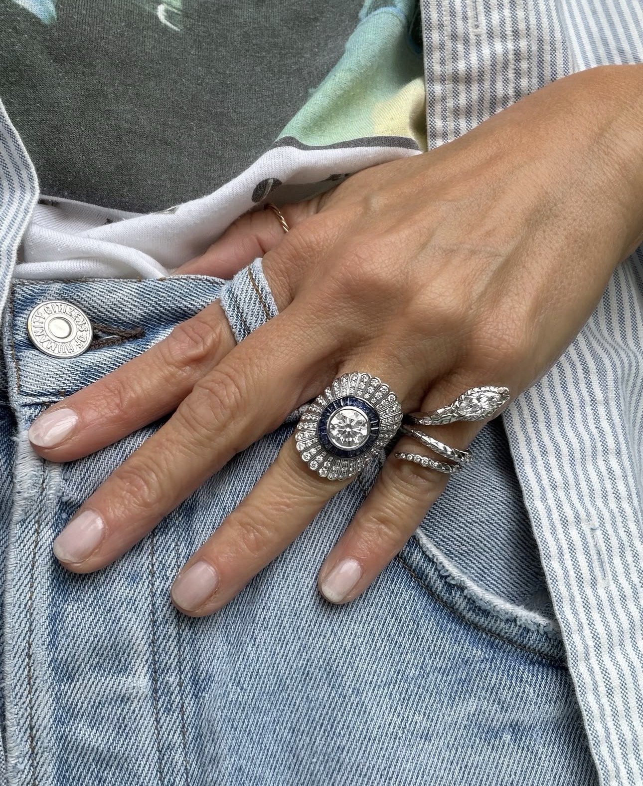 The Return of the Pinkie Ring: Fashion’s Most Symbolic Jewellery Trend Makes a Modern Comeback