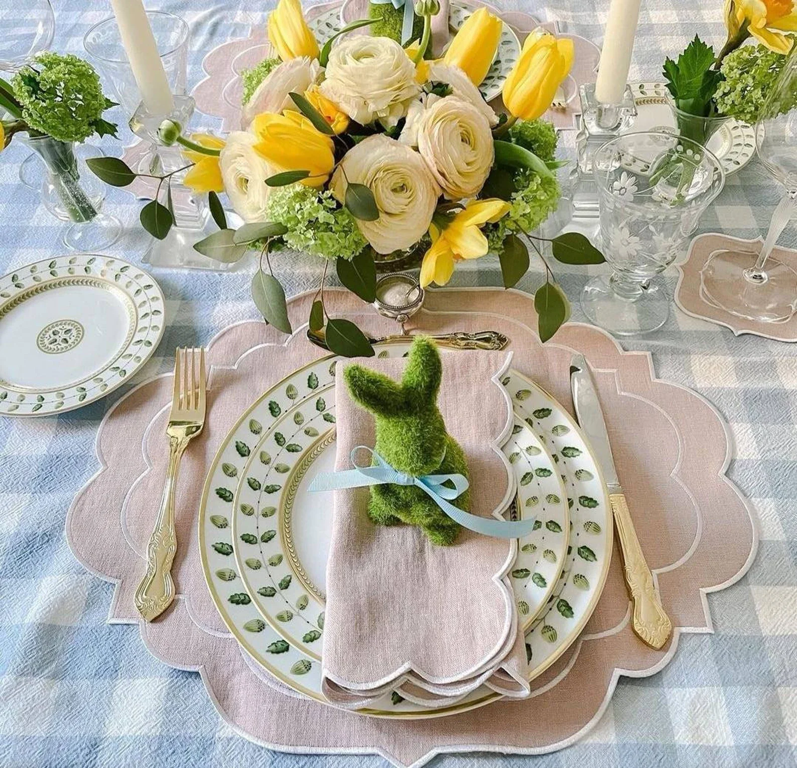 Easter Tablescapes: How to Style a Beautiful Easter Table Setting