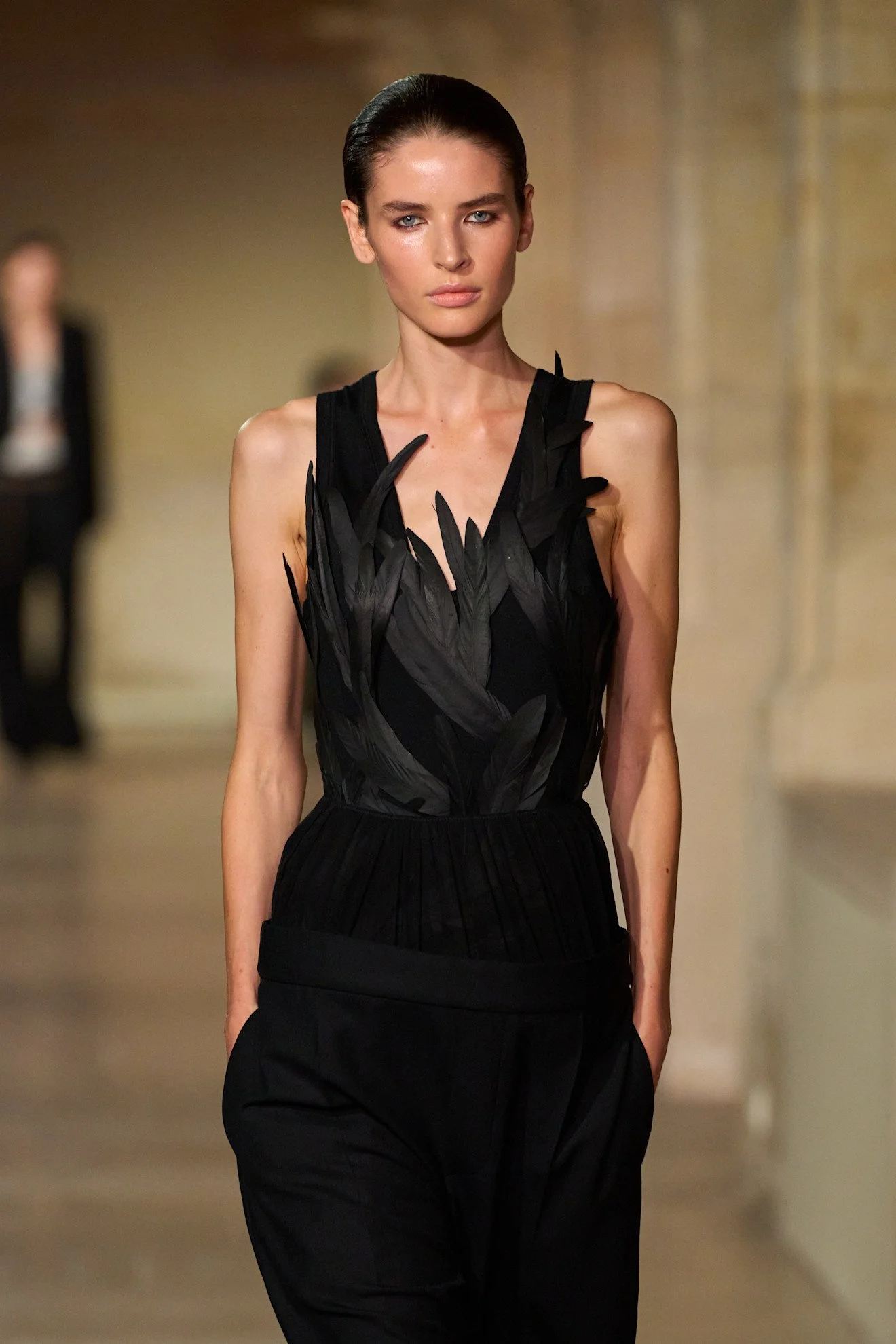 Plumes in Motion: The Sensual Feather Trend of Summer 2026