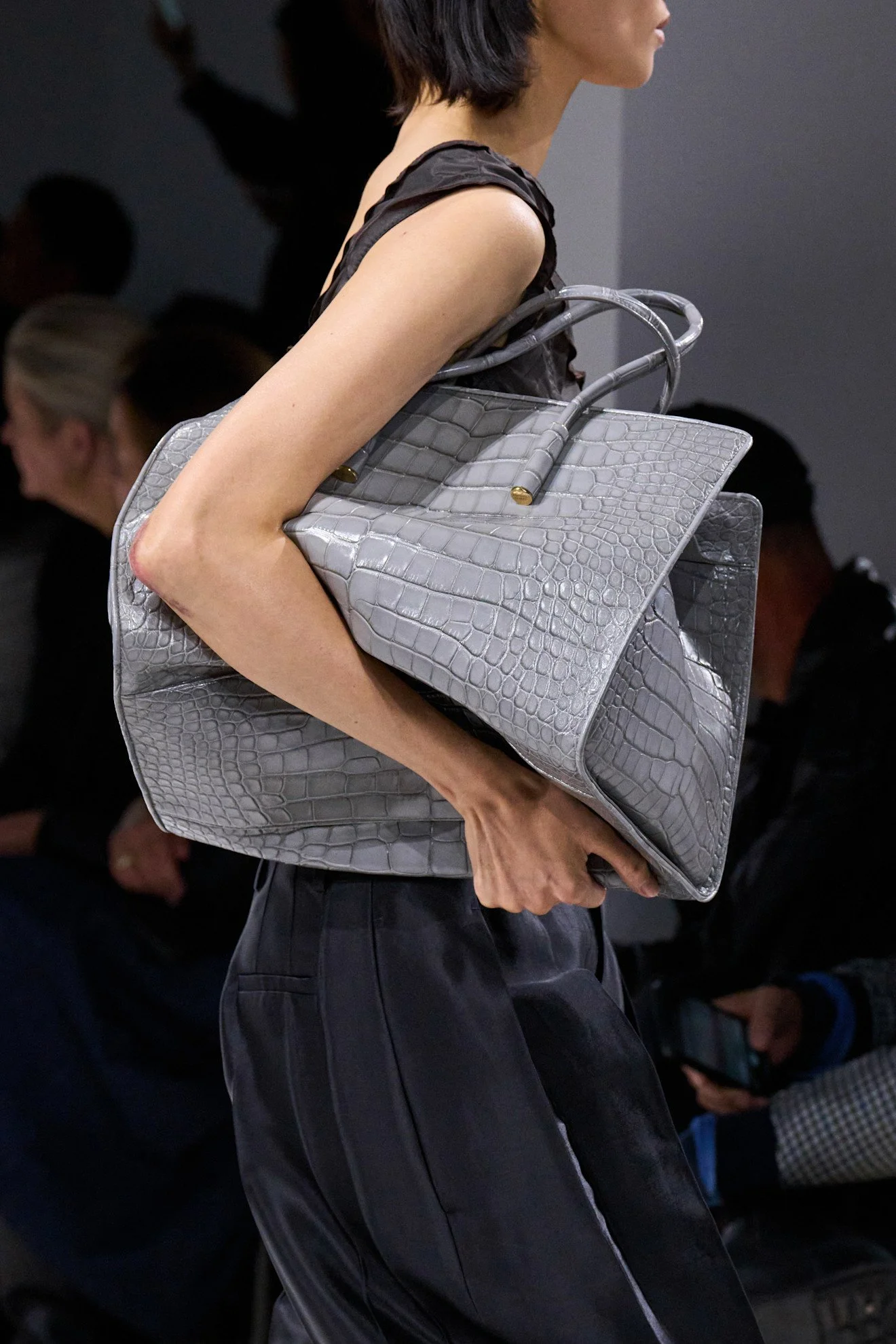 Summer 2026 Bag Trends: The Return of the Big Bag