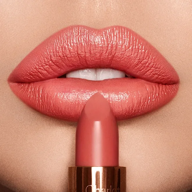 Coachella-Coral-Light-Lip-Model.webp