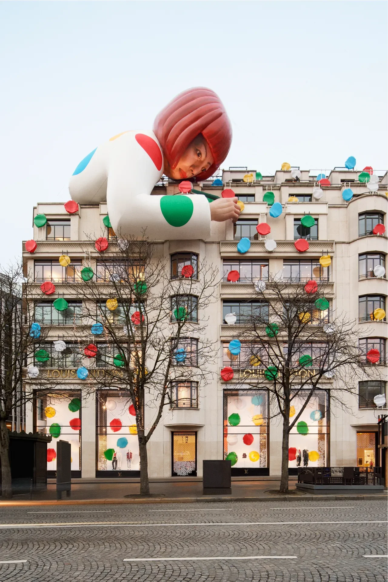 LOUIS-VUITTON-CHAMPS-ELYSEES-1.webp
