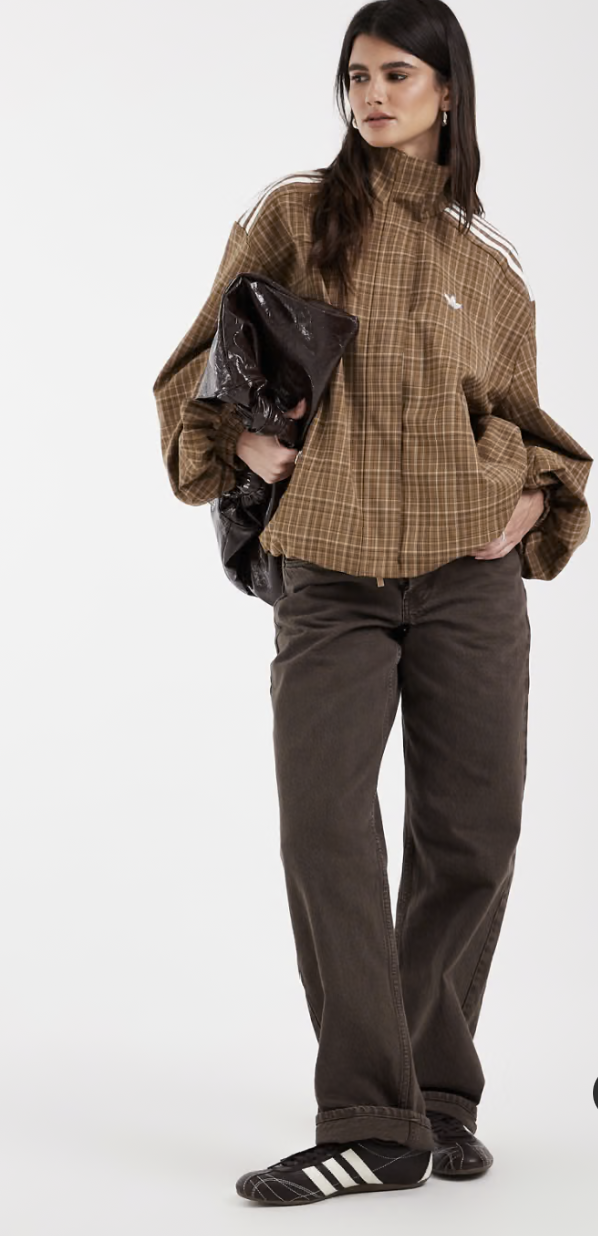 Check track top in brown desert 