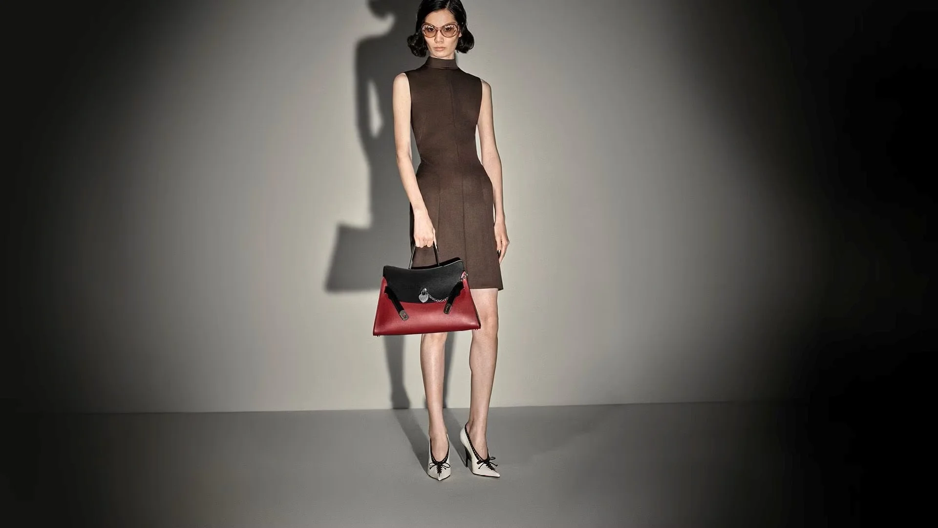 McQUEEN-AW26-HERO-DIGITAL-1920x1080PX_16.jpg