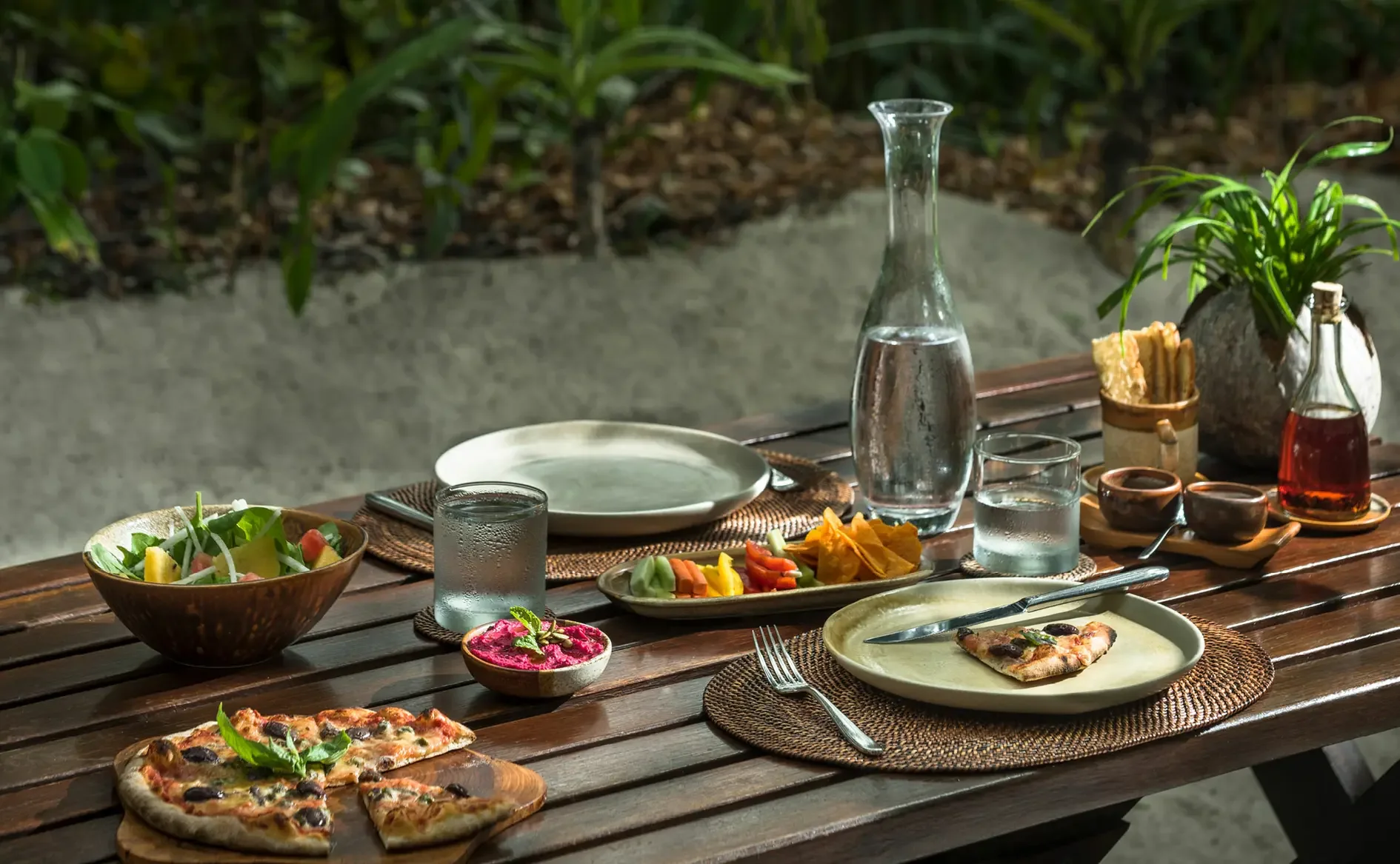 Amanpulo_Dining-Picnic-Grove_3.webp