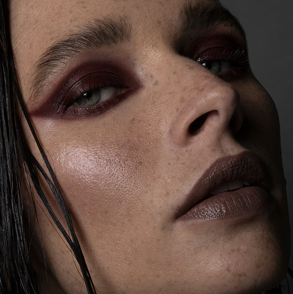 Burgundy Beauty: The Shade Defining Modern Seduction