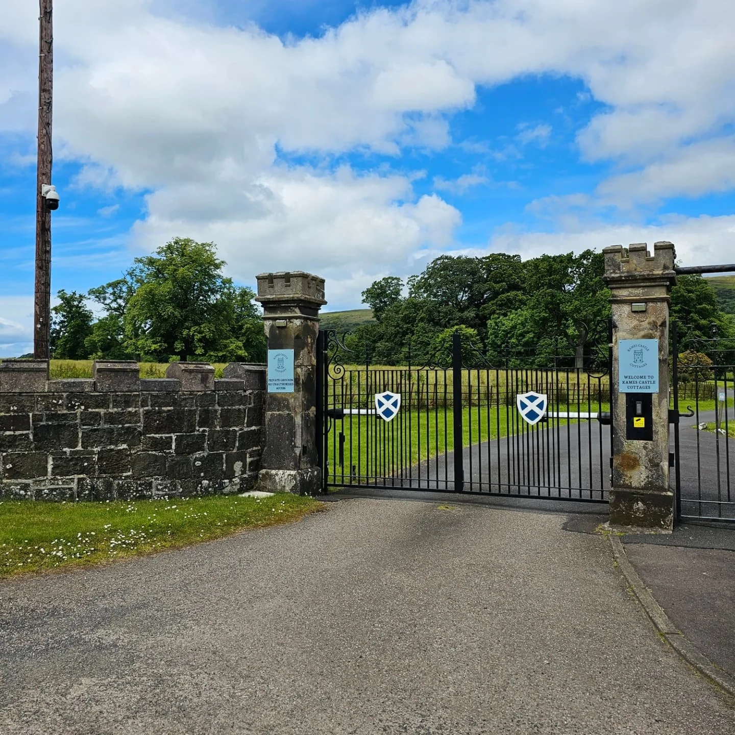 Annual service and check up for a good customer of ours on the Isle of bute. 

These gates were automated using @roger_technology brushless motors, access control via a locinox keypad, cctv for an overview of the gates with a @dahua.global ip ptz cam
