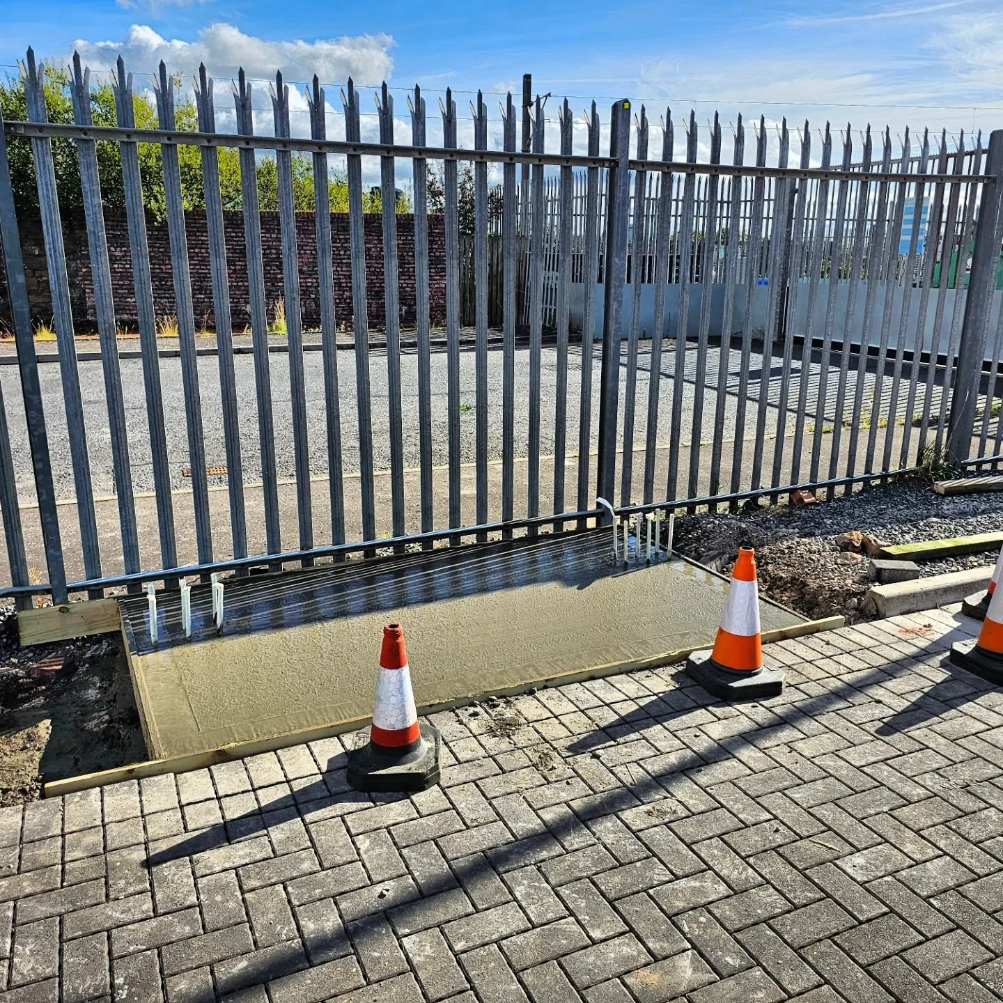 Concrete pad going in for a cantilever sliding gate today! 

Yes, we can take care of any groundwork required to complete your project, including concrete, monoblock, tar, etc! 

Contact us today to discuss your upcoming project or if you have any qu