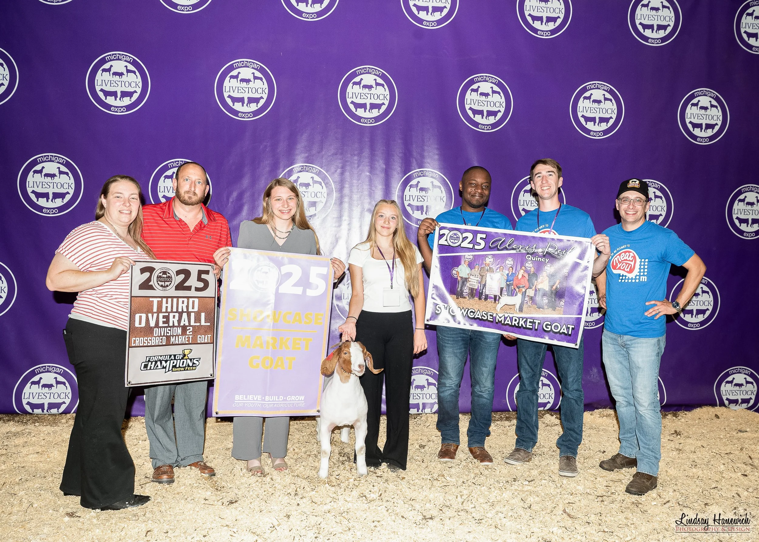 2025 MLE Saleabration Showcase Market Goat shown by Alexis Reif