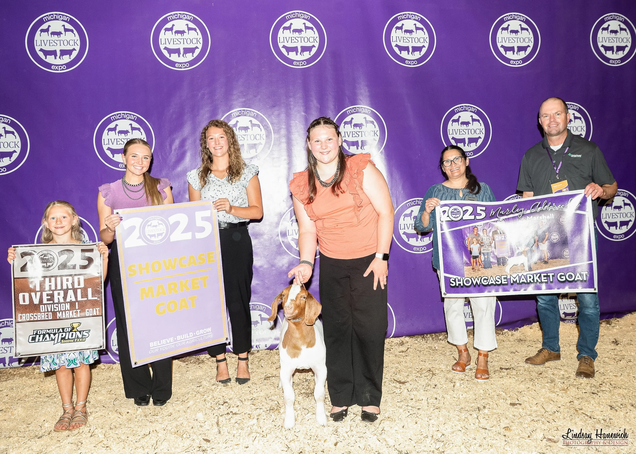 2025 MLE Saleabration Showcase Market Goat Shown by Marley Albrecht
