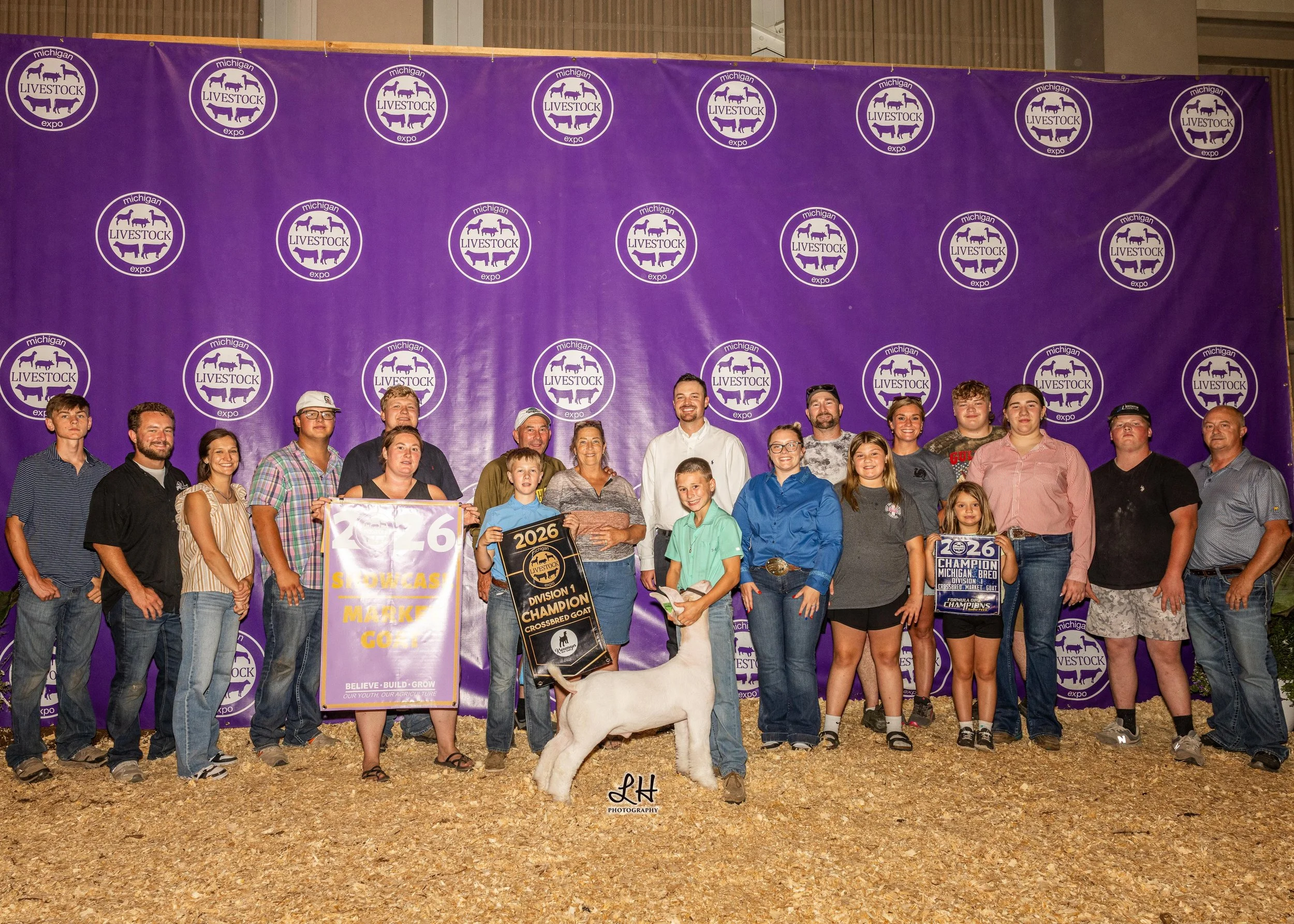 MLE 2026 backdrop Showcase Market Goat shown by Henry VanHoose