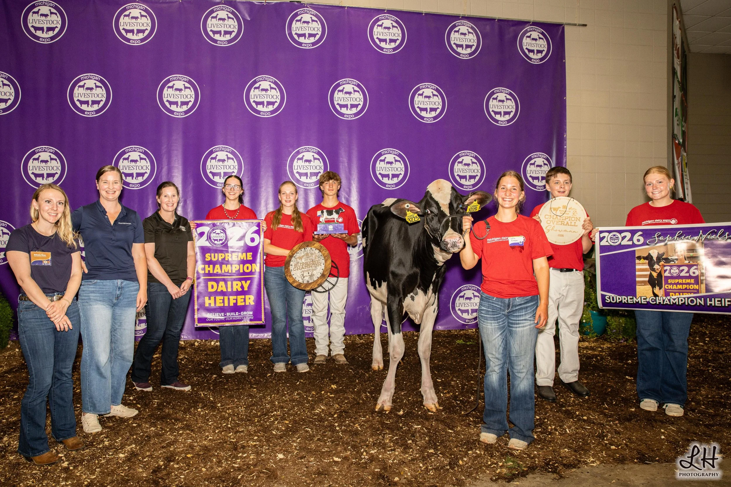 2026 MLE Supreme Champion Dairy Heifer shown by Sophia Nielsen