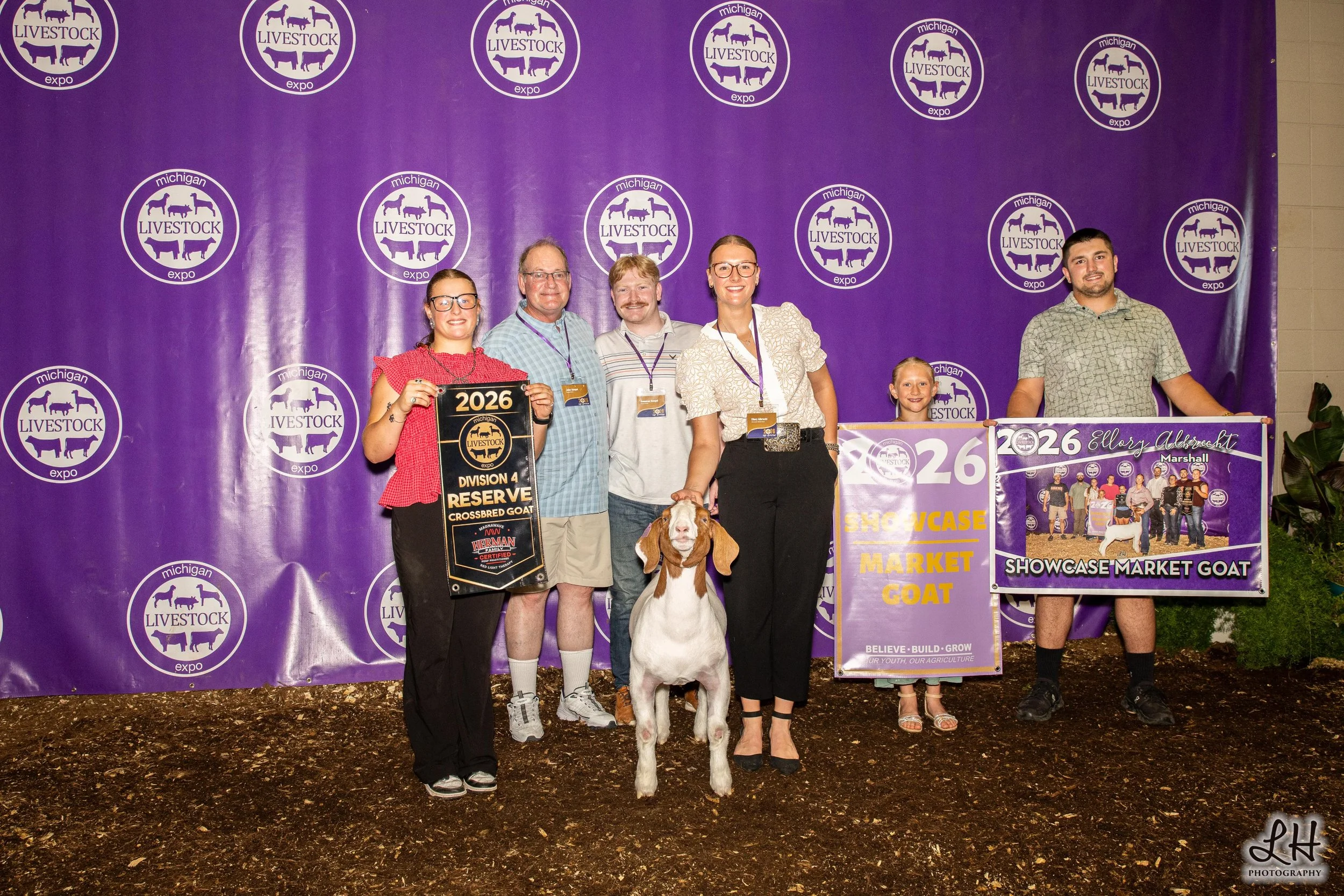 Saleabration 2026 Showcase Market Goat shown by Ellory Albrecht