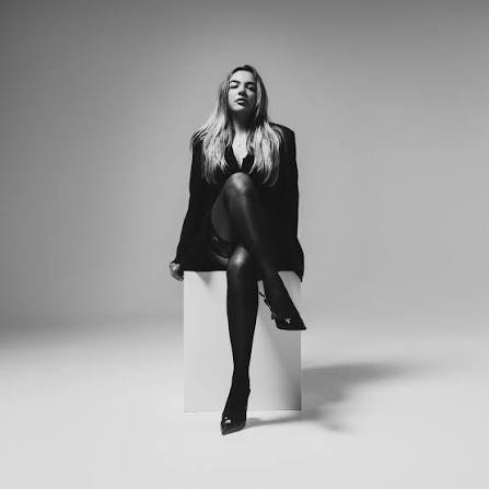 Sunday Session Live Music: Alyssa Vine at The Rising Sun