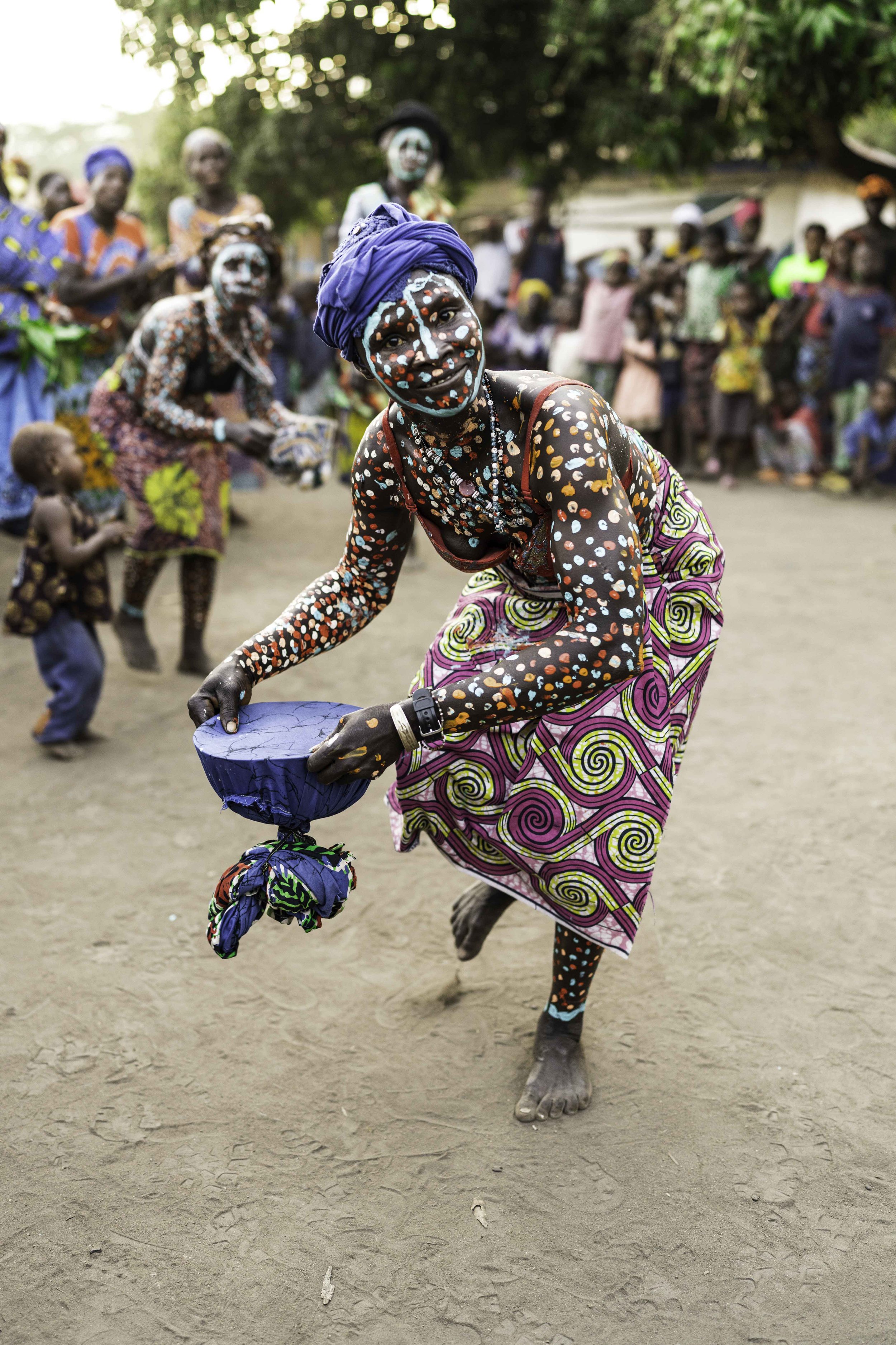 240309-Tacugama-Traditional_Dance-Istama_MarahMansonia_Village-Loma_Mountains-Sierra_Leone-©Adam_Finch_AFF5616.jpg
