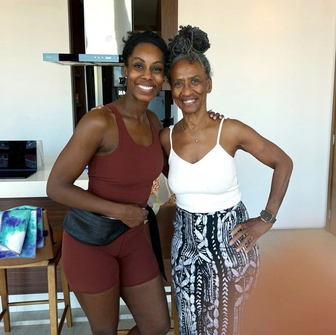 You never know what yogi you're going to run into when you're traveling! These two Be Hot students Kafi and Cheri were on the same flight to Rio together!!! Kafi is in carnival video in our stories👆🏽and she looks amazing!! ⁠
⁠
We love seeing the co
