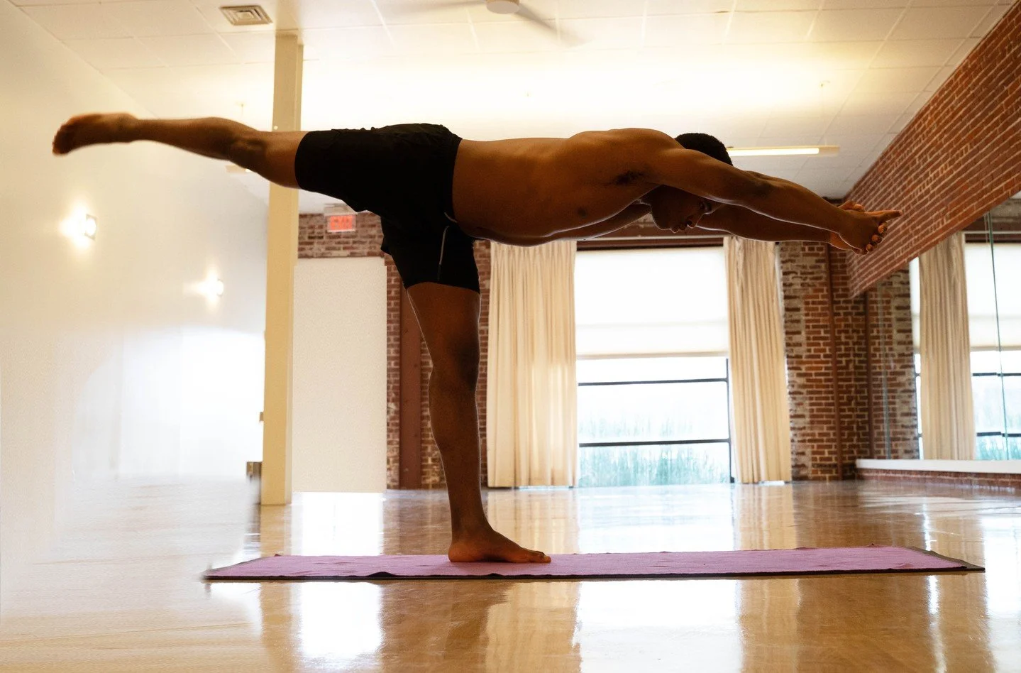 Balancing Stick. ⚖️⁠
One line. One focus. Balancing Stick boosts cardiovascular health, strengthens the entire body, and sharpens mental clarity.⁠
⁠
#yoga #bikramyoga #bikramyogaatlanta #hotyogaatlanta #hotyoga