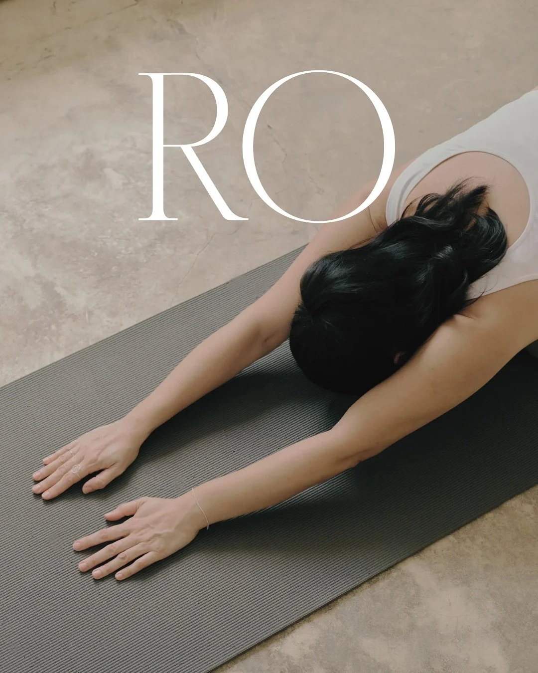 Velkommen til høstens yogakurs hos Ro Fredrikstad 🍁
En av de mange fine perspektivene med yoga, er motvekten til prestasjon som ellers ofte er et fokus i samfunnet vårt. Gjennom 6 uker skal vi mykne kroppen, øve på å