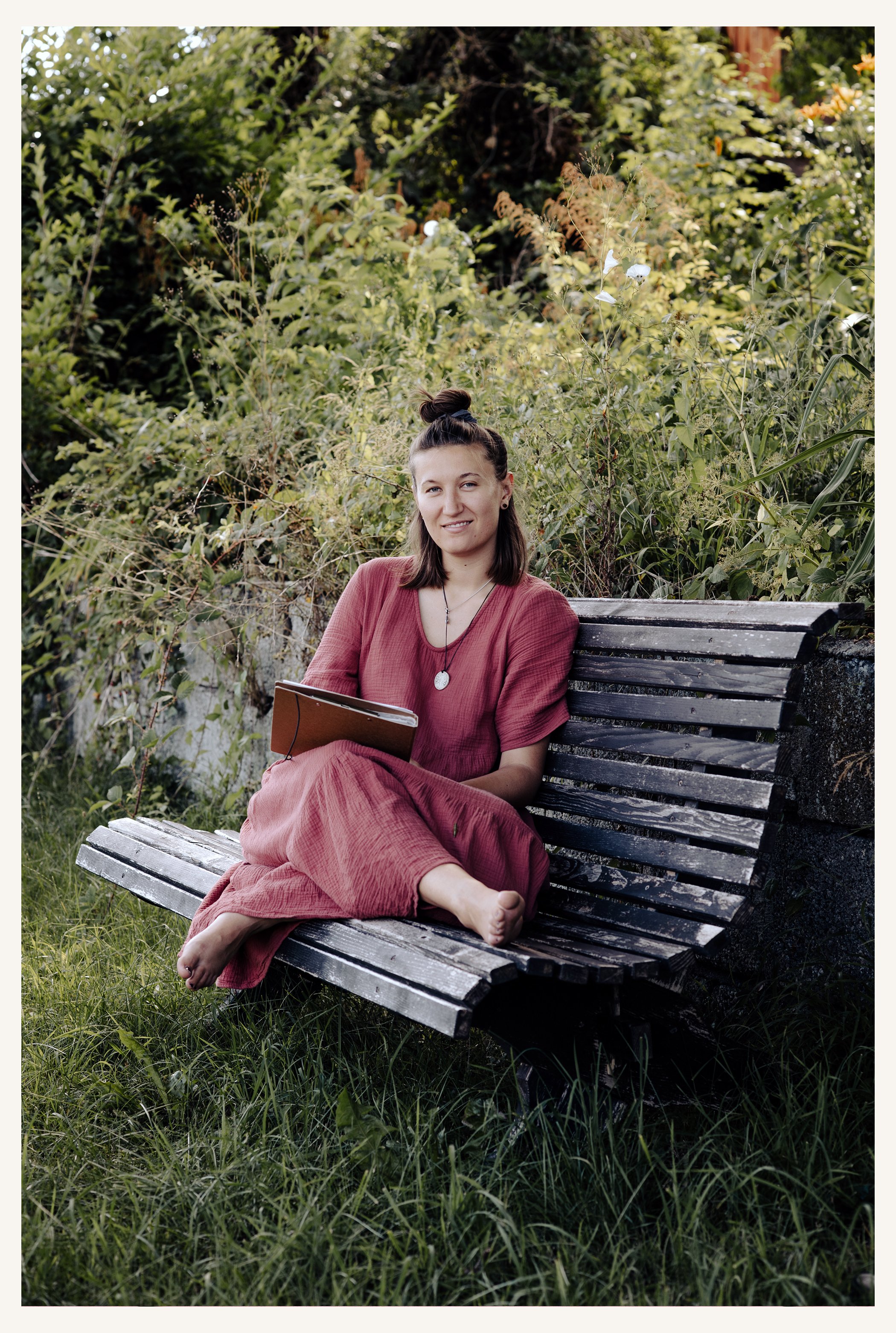 StudioHena-272R.jpg