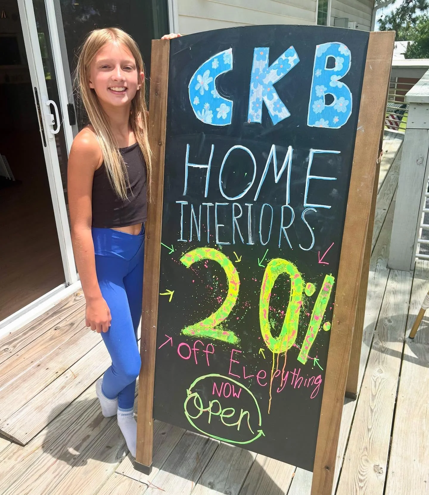 Putting my MINI to work 🥰
&bull;
&bull;
#familybusiness #family #allinthefamily #design #designerinthemaking #localbusiness #enc #ckbhomeinteriors #homestore #homeinteriors #homeinteriorsboutique #pamlicocounty