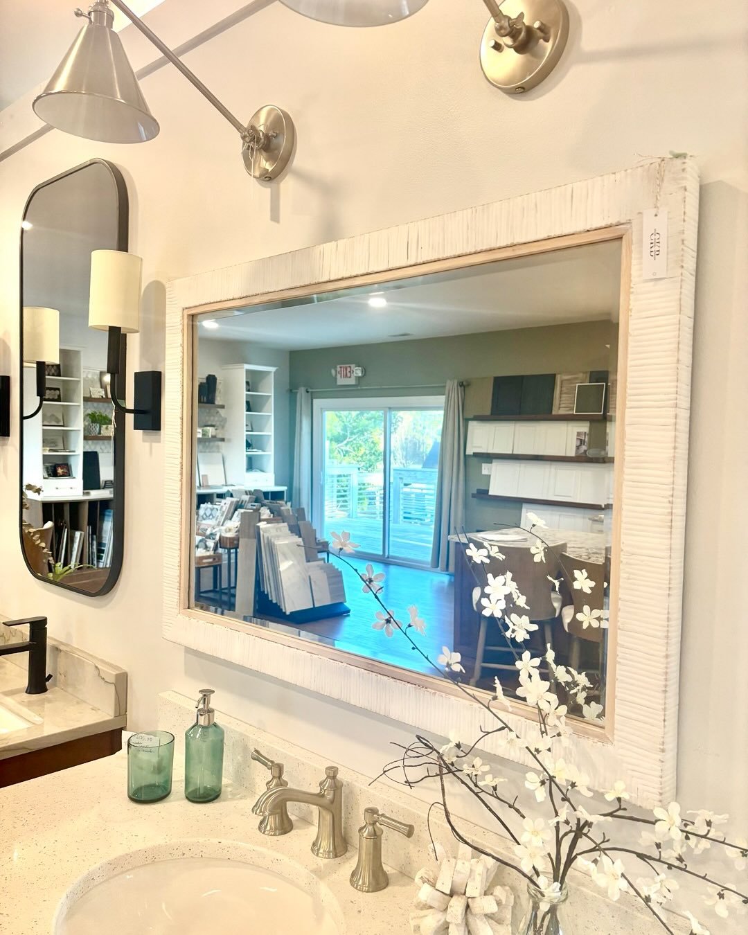 We have a beautiful selection of mirrors! Floor mirrors, vanity mirrors, decorative mirrors.. 

Come see us! We&rsquo;re open today and tomorrow 9-2! 

#mirrors #decorativemirrors #floormirrors #coastal #coastalcozychic