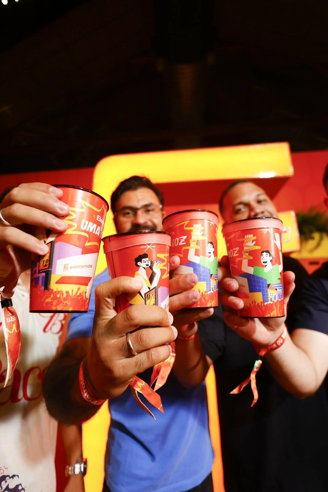 ELETROMIDIA - FIM DE ANO 25