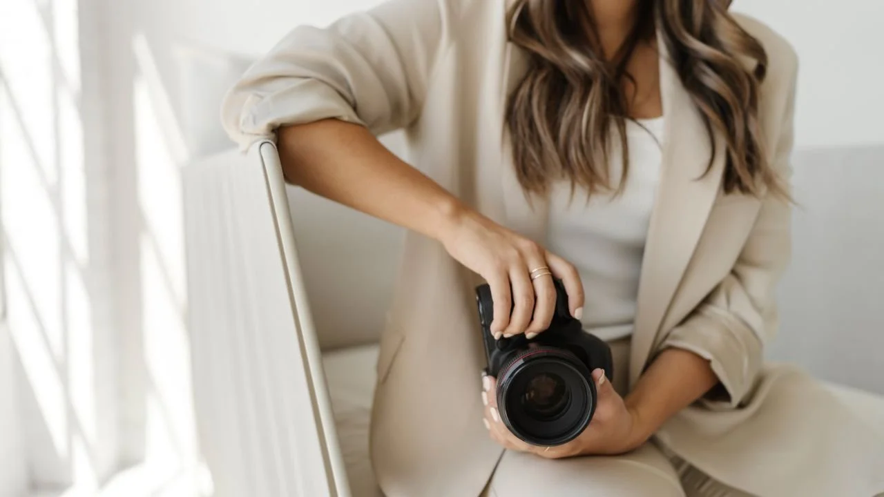 The Art of Being Seen: A Midlife Woman’s Guide to Confidence, Compliments, and Self-Trust