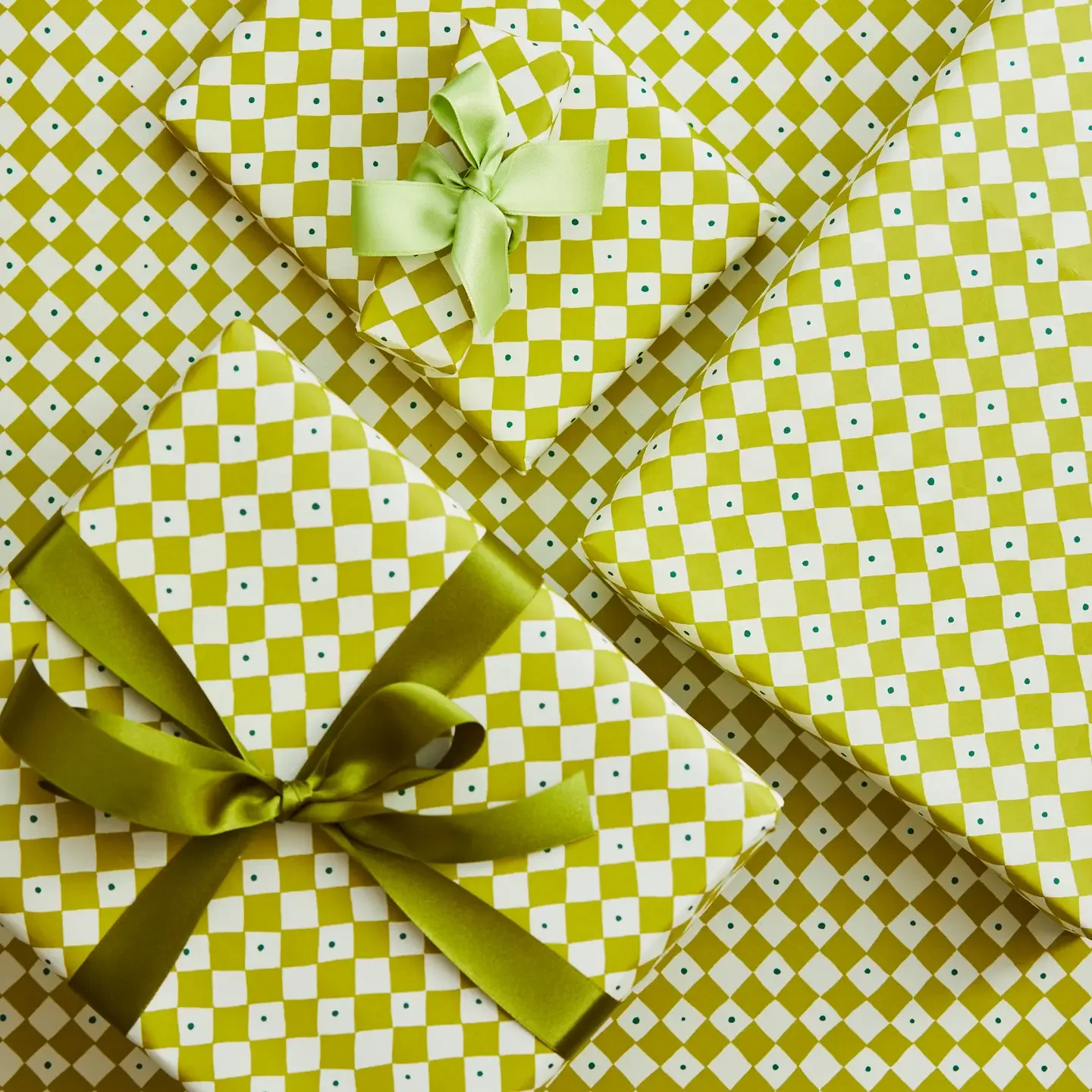 Mini Diamond Gift Wrap Green 1.webp