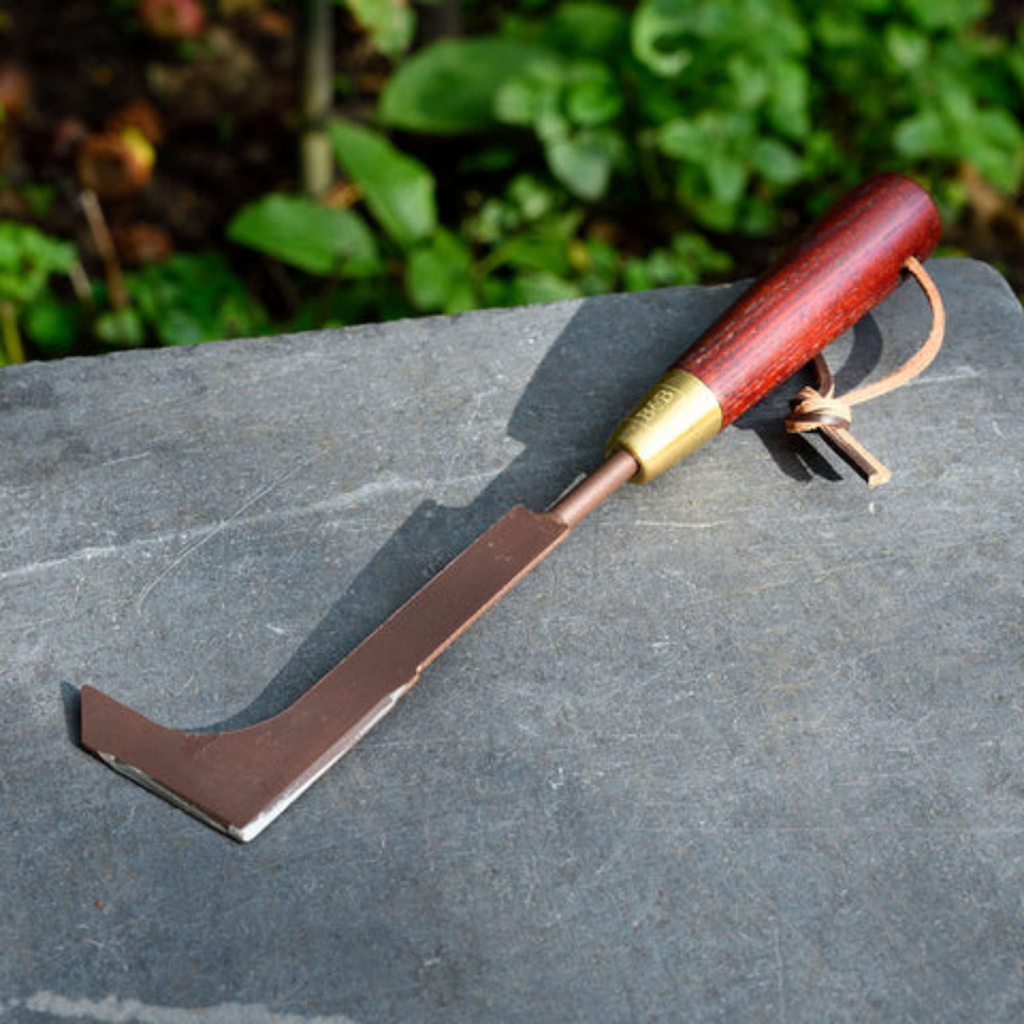 Our-Curated-Abode-Patio-Weeding-Knife-Lifestlye.png