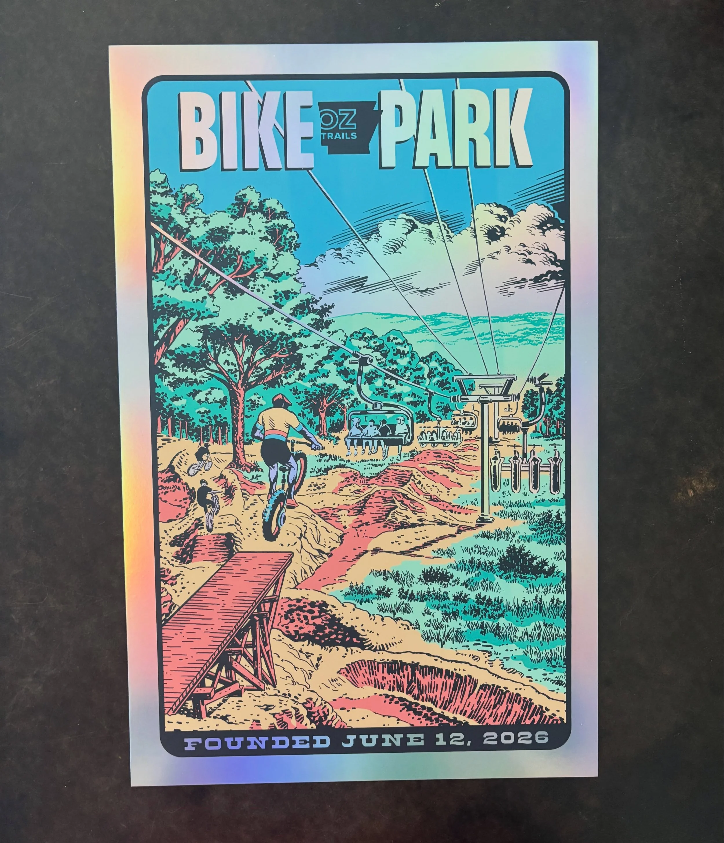 Check out the silkscreen poster I designed for @oztrailsbikepark !

The poster was expertly printed by @nakatomi_inc on holographic paper!

#silkscreenprinting #silkscreenposter #flatstock #illustration