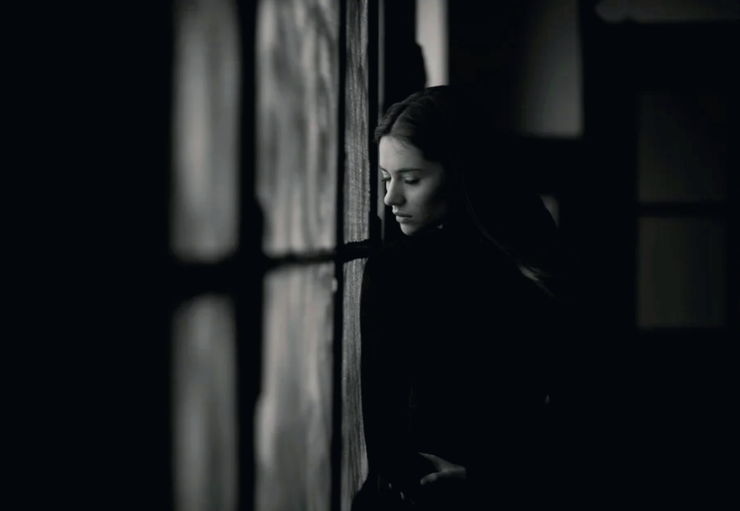 Why the Holidays Can Feel So Lonely When You’re Single