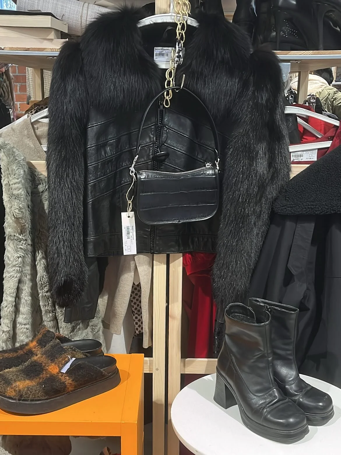 Second Hand Gems @gemma_second_hand