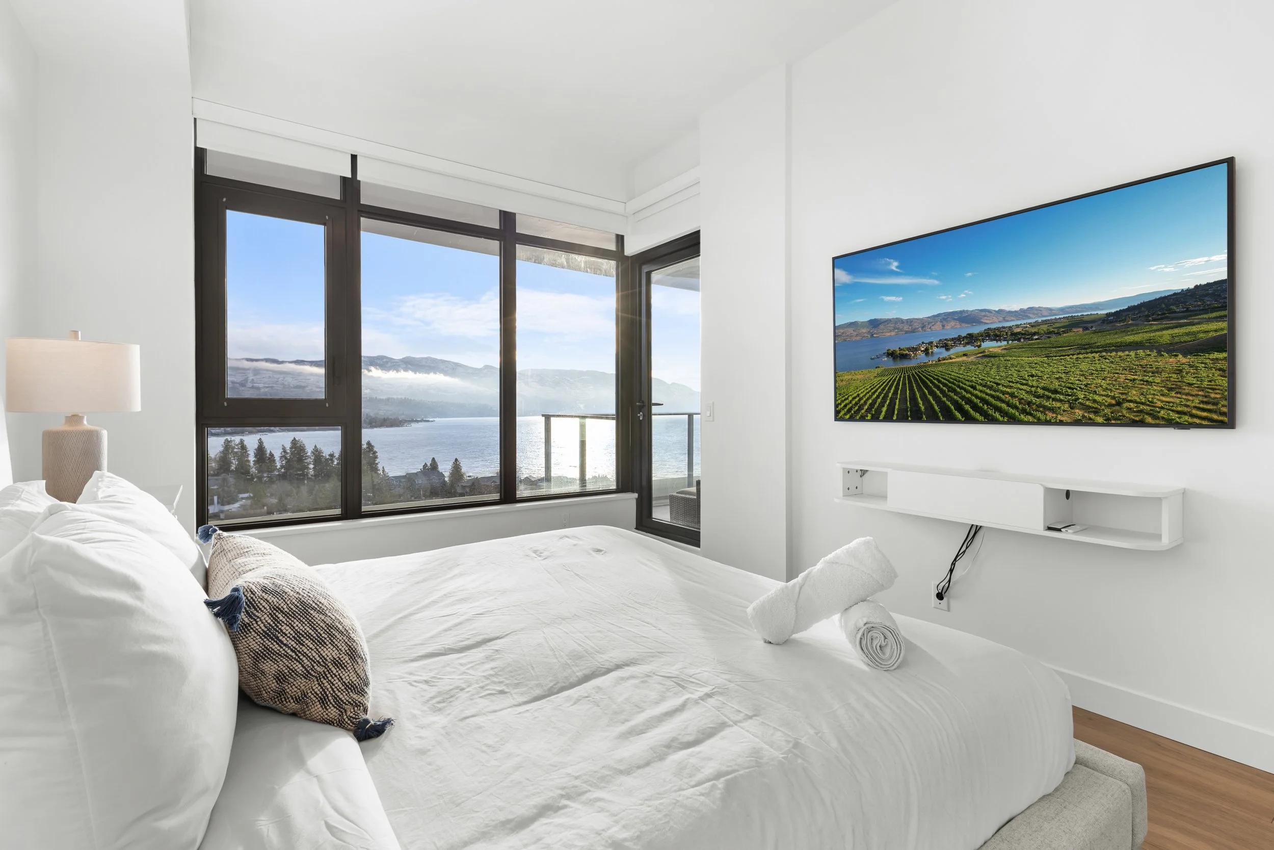 Aqua Penthouse-20 TV.jpg