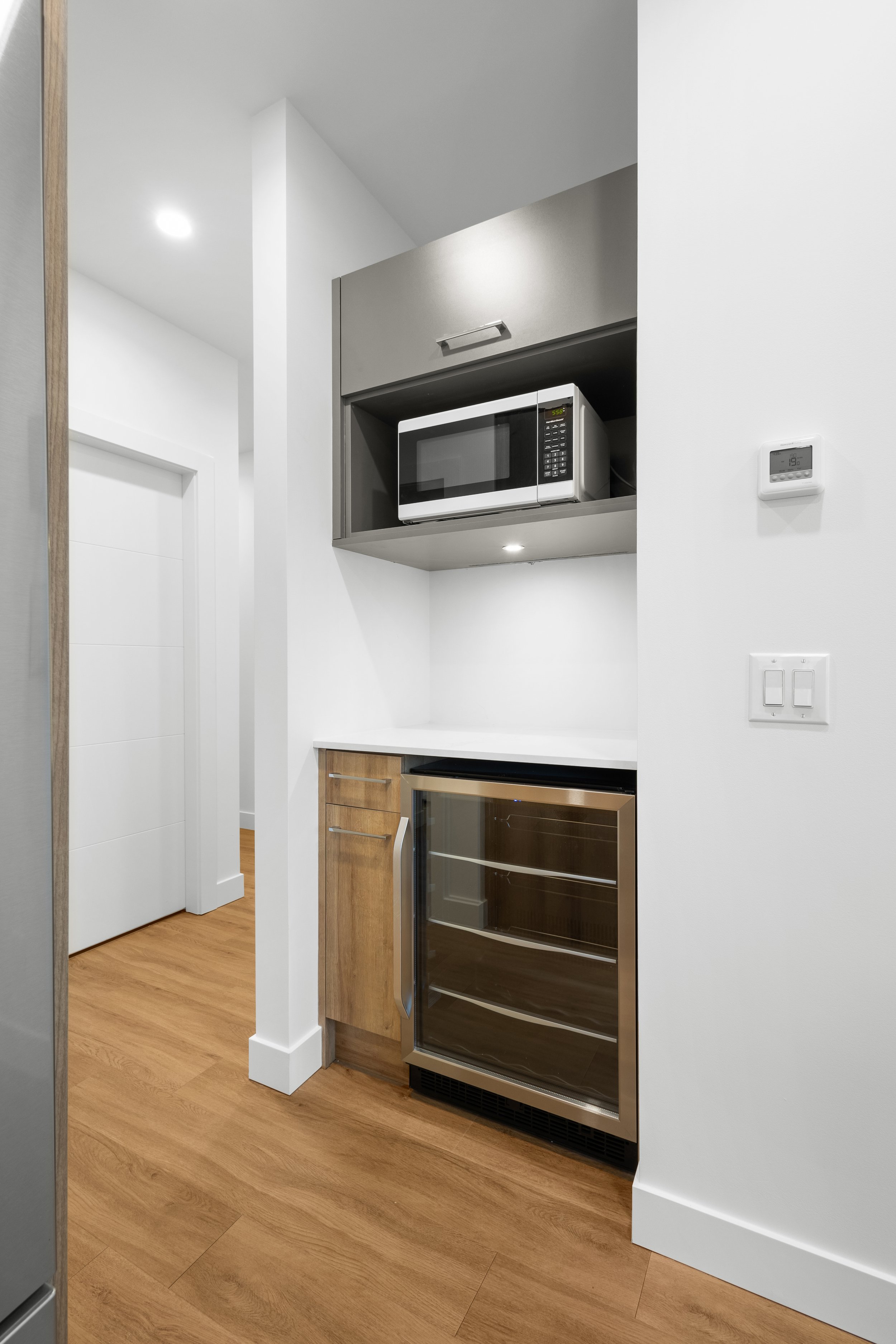 BREEZE 902-09.jpg